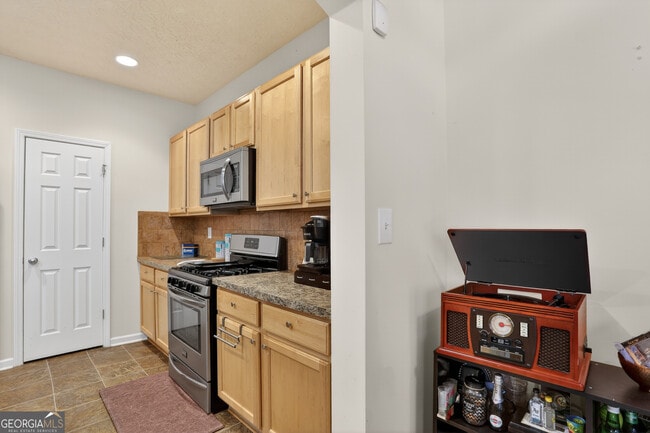 Building Photo - 5556 Cascade Run