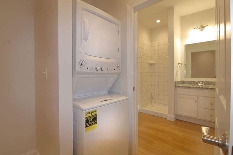 Building Photo - 117 S Main St