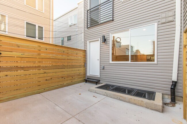 Building Photo - 810 W Norris St