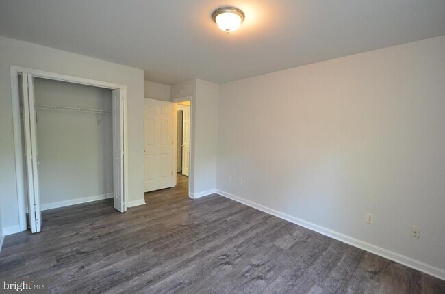 Building Photo - 1161 Gwynne Ave