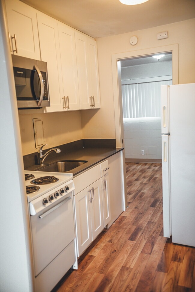 Unit 103 - La Mirada Apartments