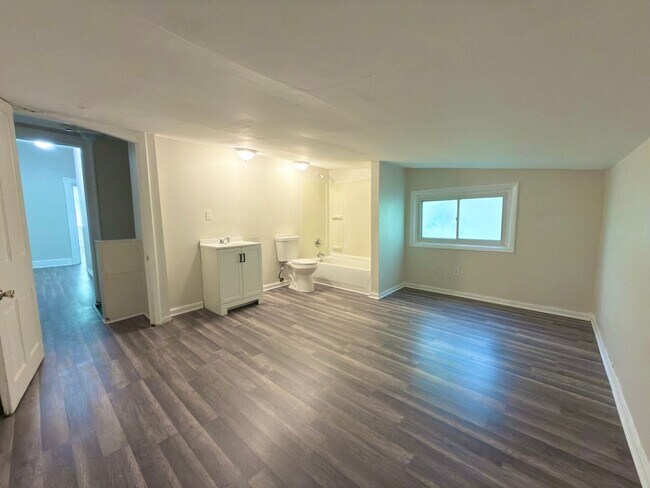 Building Photo - 1030 Considine Ave