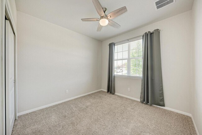 Building Photo - 125 Jubilee Dr