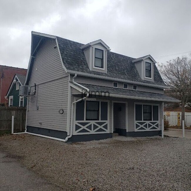 Building Photo - 1966 Randall Rd