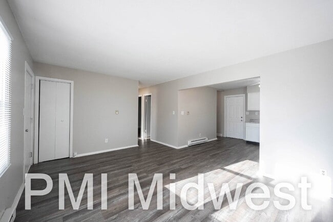 Building Photo - "Cozy 2-Bed Oasis in New Palestine with 800 Sq Ft of Comfort!"