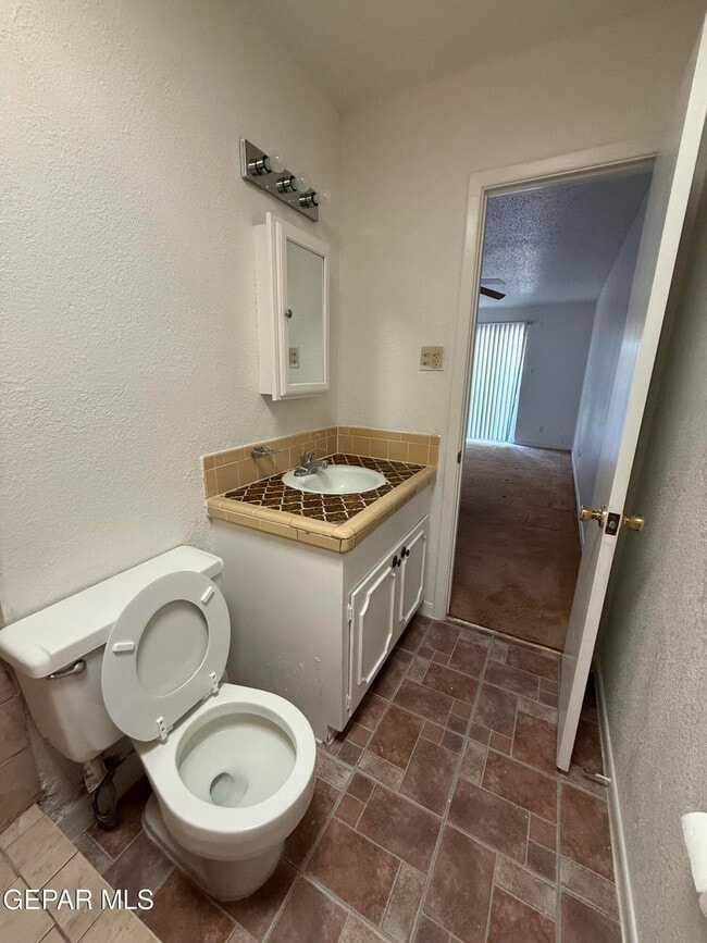 Building Photo - 6828 Escondido Dr