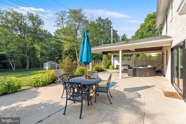 Building Photo - 1621 Clearview Ave