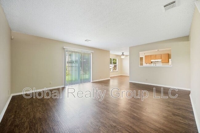 Building Photo - 1117 Stone Hollow