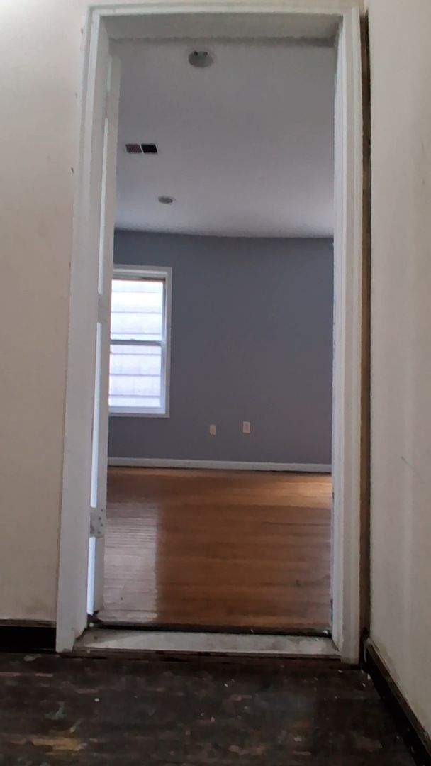 Building Photo - 483 Avon Ave