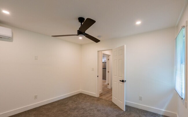 Building Photo - 3822 Bakers Ferry Rd SW