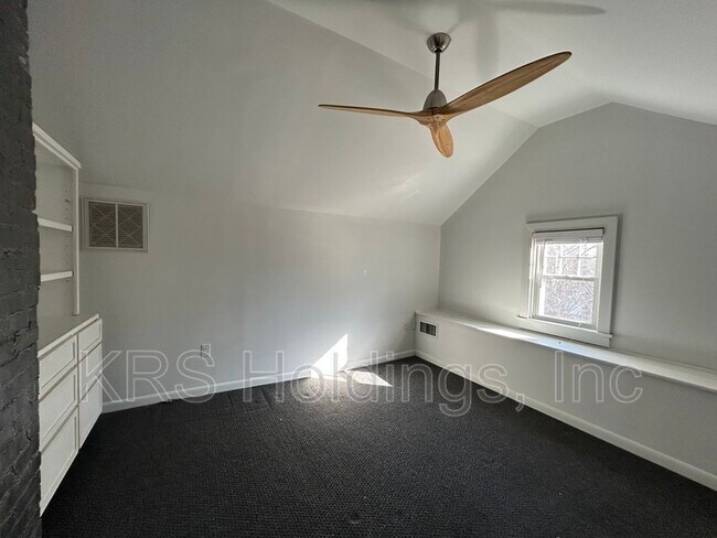 Building Photo - 35 Westover Rd