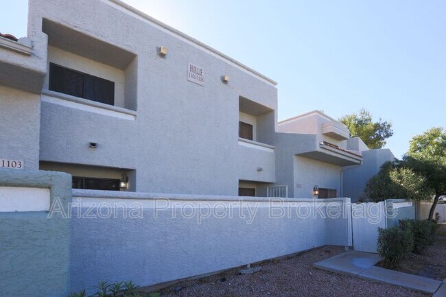 Building Photo - 850 S River Dr