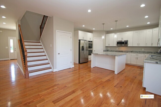 Building Photo - Upscale rental in Harrisonburg!