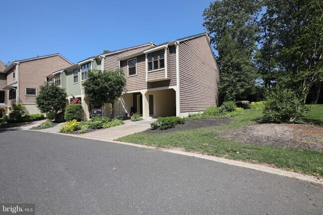 Building Photo - 322 Kings Croft Dr