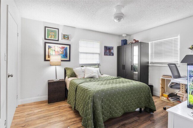 Building Photo - 5128 Lido St