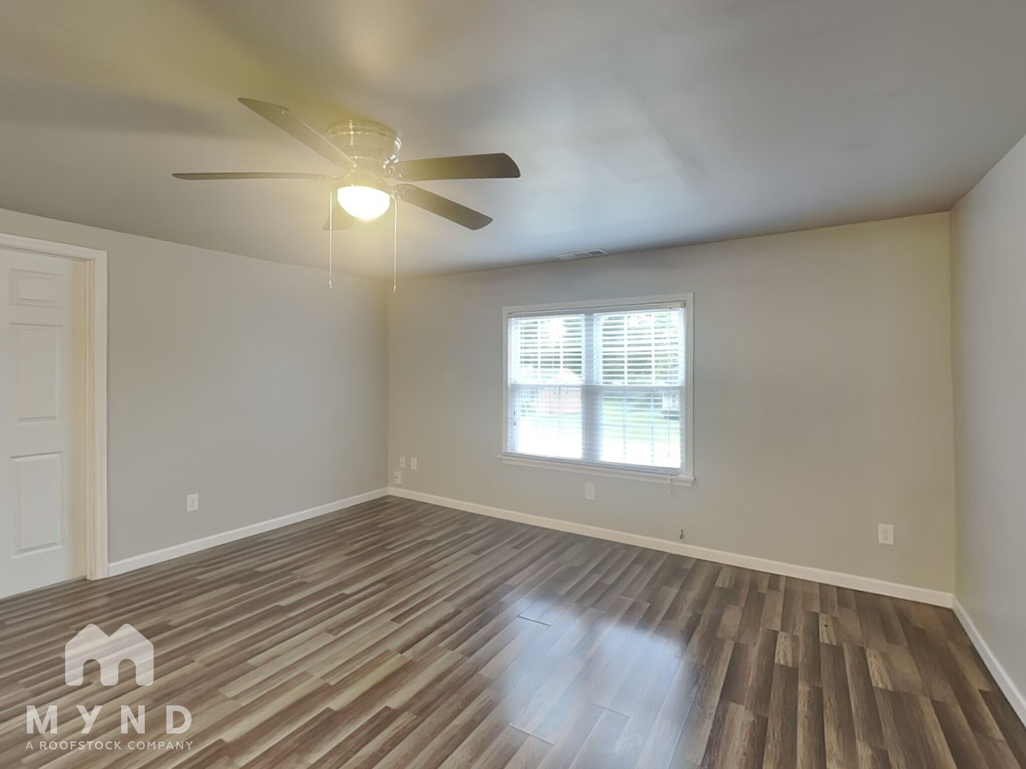 Building Photo - 710 Bluebird Dr SE