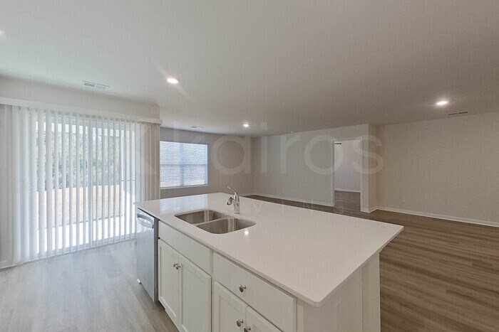 Building Photo - 116 Overstreet Way