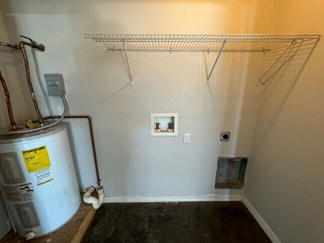 Building Photo - 2/2 Home in Sulphur Rock