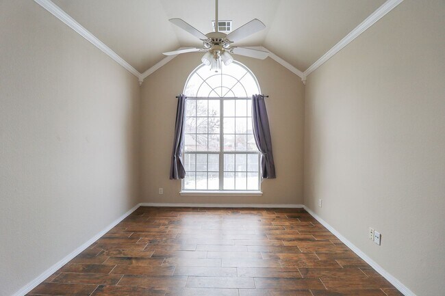 Building Photo - 3 Bed 2 Bath in Jenks - Available Now!