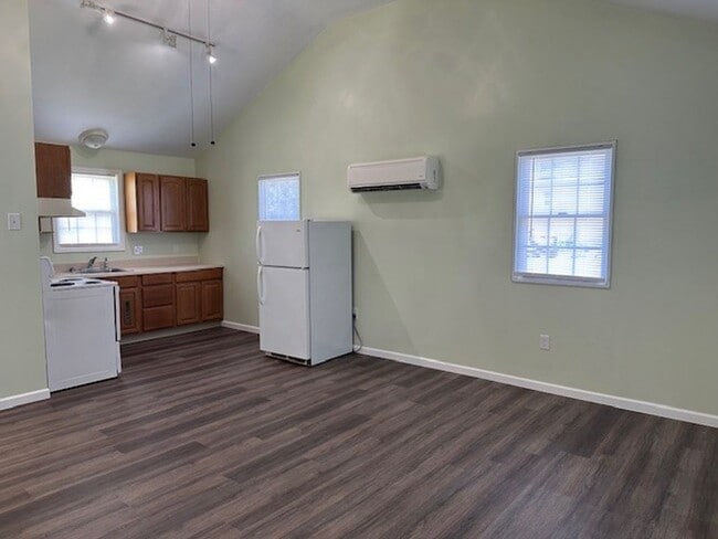 Building Photo - 153 Fisher Ave