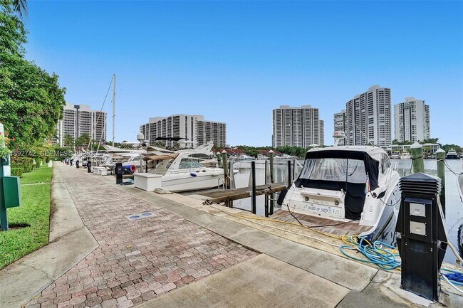 Building Photo - 3564 Magellan Cir