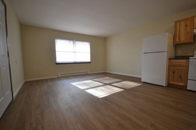 Building Photo - Deepwater Apartments