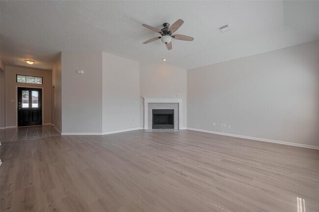 Building Photo - 301 Cedar Branch Dr