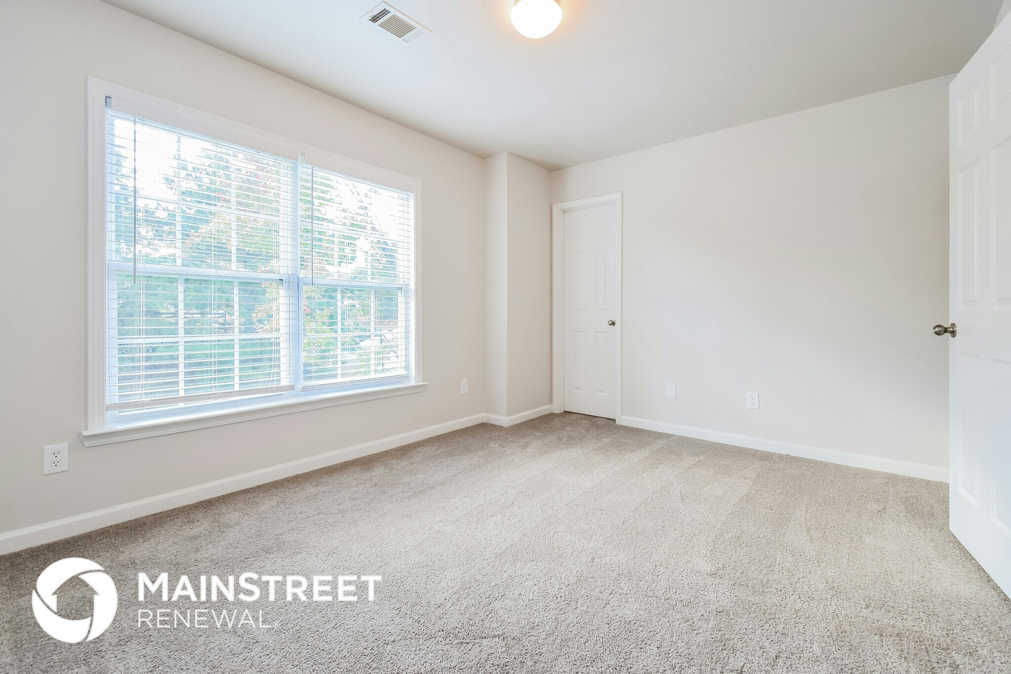 Building Photo - 8904 Crestview Cir