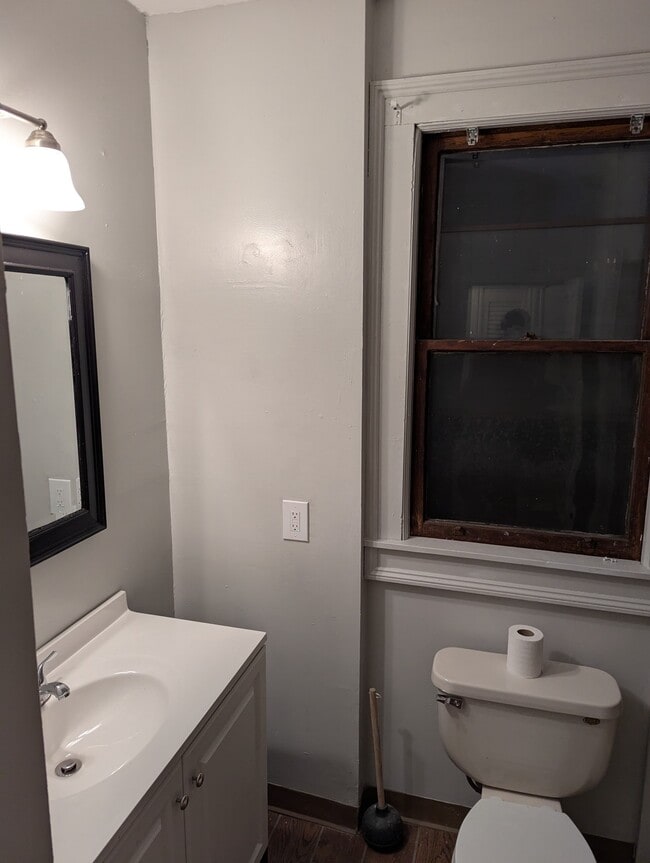 Building Photo - 449 New Britain Ave