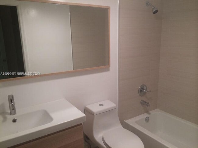 Building Photo - 650 S Park Rd