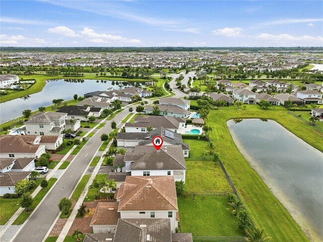 Building Photo - 15239 Goldfinch Cir