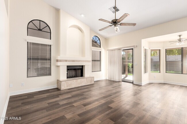 Building Photo - 1517 W Islandia Dr