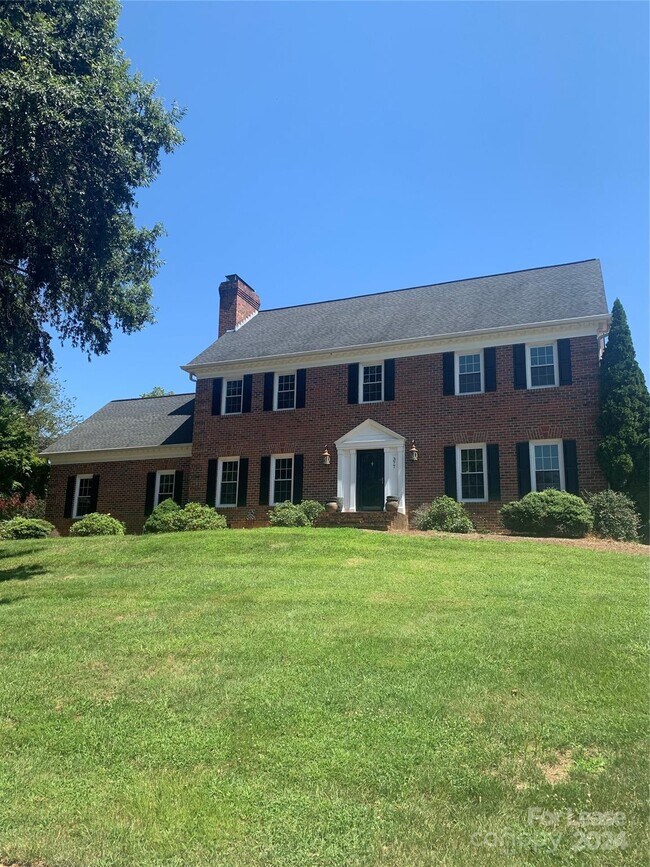 Primary Photo - 377 44th Ave Dr NW