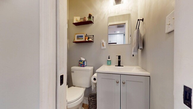 Building Photo - 1328 Morris Rd SE