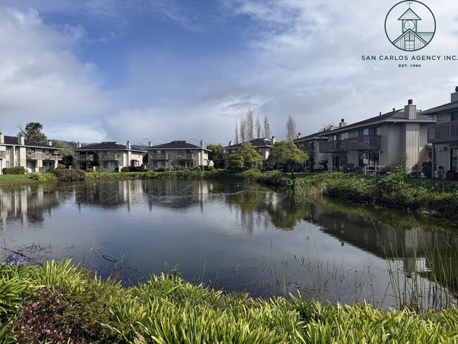 Building Photo - Newly Updated Two Bedroom Arroyo Carmel Townhouse