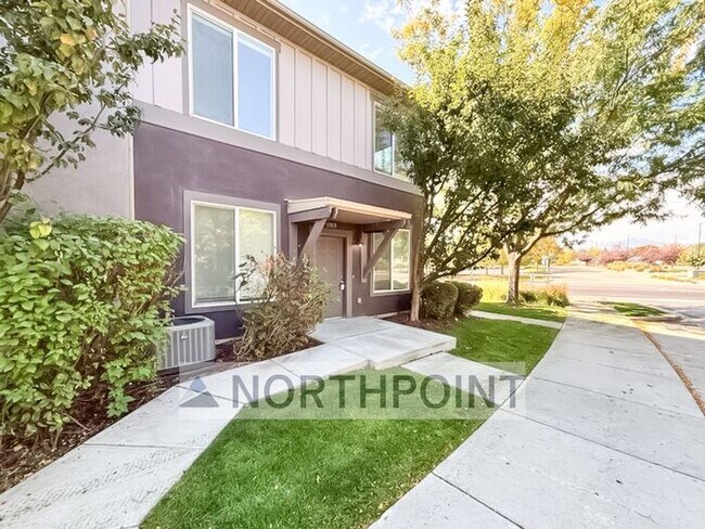 Primary Photo - Summerlane Townhome - 2 Bed 1 Bath - 50% Off 1st Months Rent!!! - HOA Paid!!!