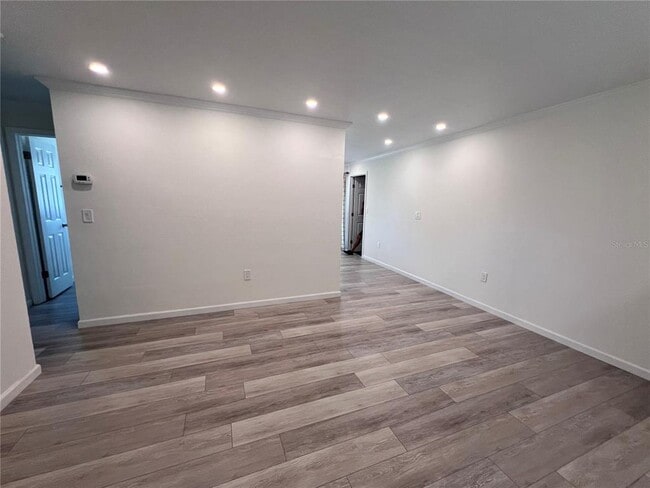 Building Photo - 3339 Van Nuys Loop