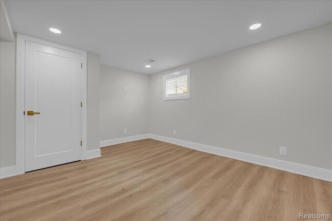 Building Photo - 2623 Fairview St