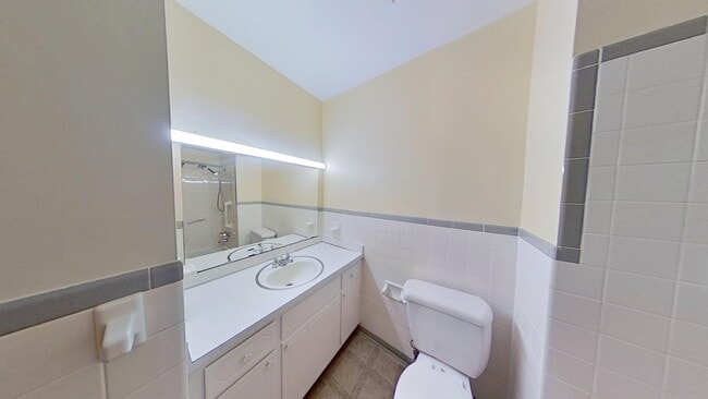 Building Photo - 315 W Main St