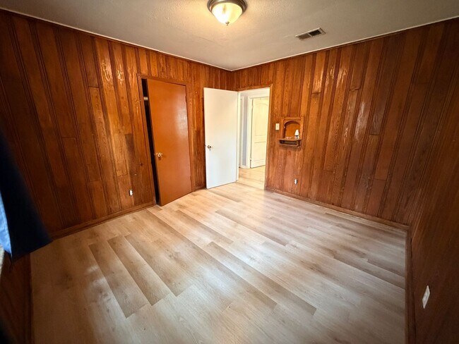 Building Photo - 224 Virginia