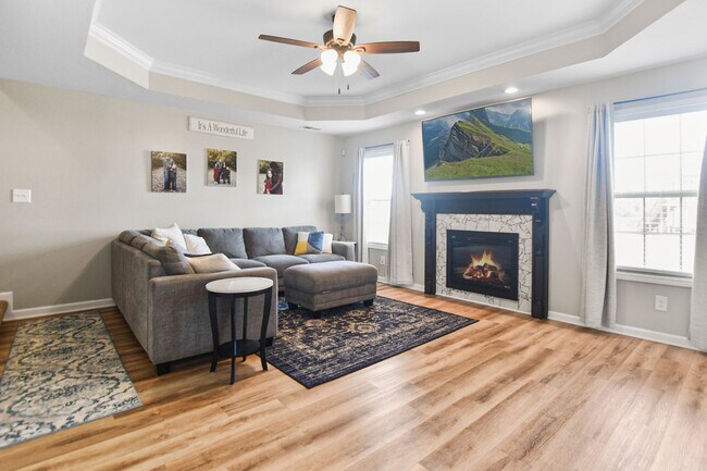 Building Photo - Pet Friendly Four Bedroom!