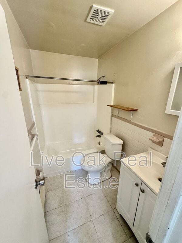 Building Photo - 110 S Corwood Ave