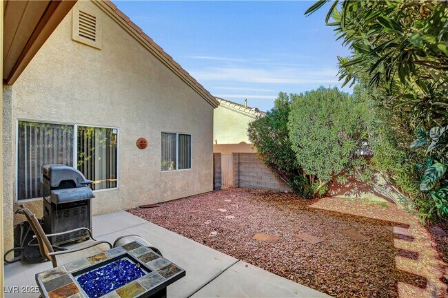 Building Photo - 9309 Mountain Rise Ave