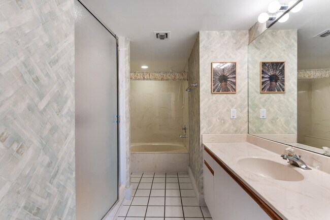 Building Photo - 2488 Harbour Cove Dr