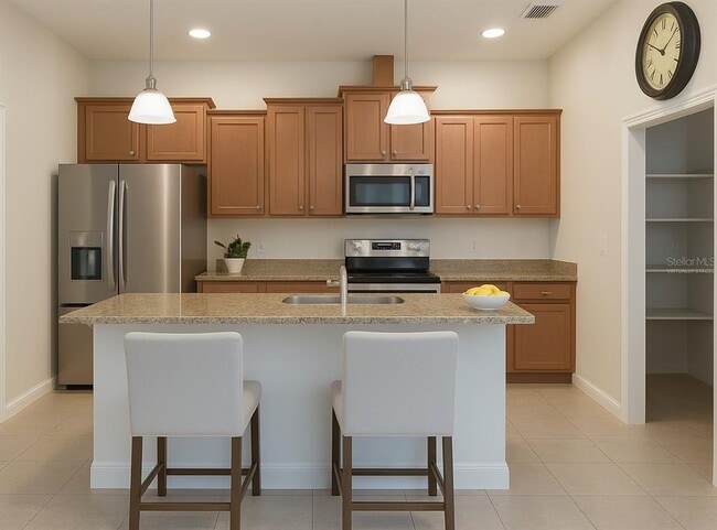 Building Photo - 15483 Ave Of The Arbors