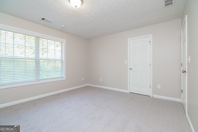 Building Photo - 1731 River Mill Trail NE