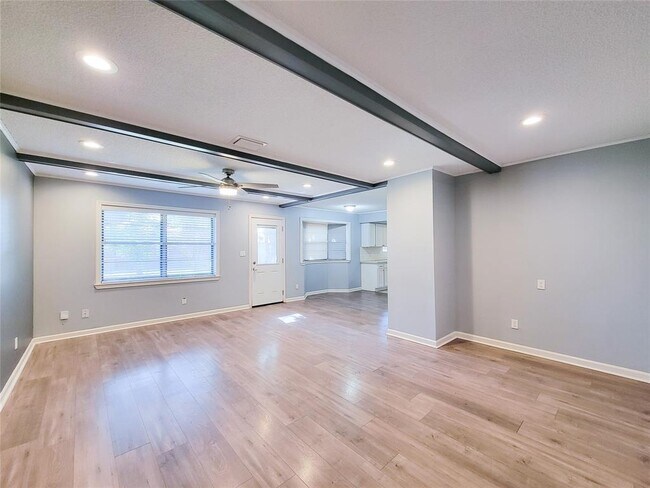 Building Photo - 8310 Gulf Tree Ln