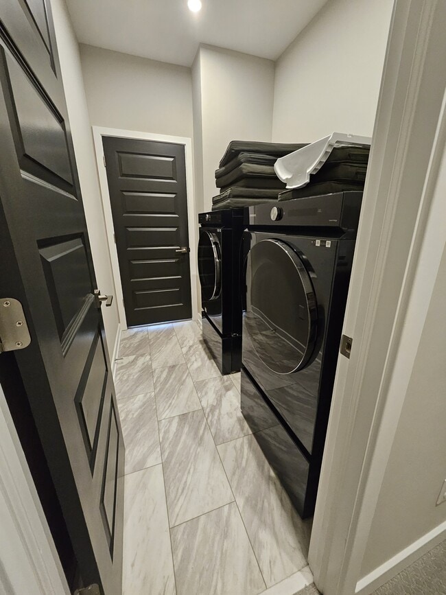 Building Photo - 228 Oakhurst Wy