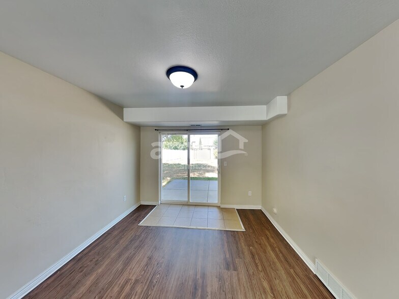Building Photo - 1518 W Citation Dr