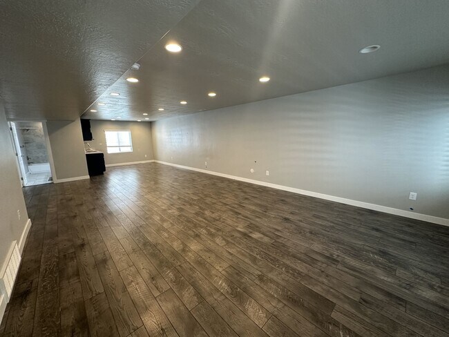 Building Photo - 3321 W 1690 N